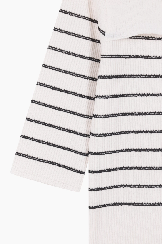 http://img.benettonmall.com/PARTS/KS/25S/SAKP36531CR_PS_D13.jpg
