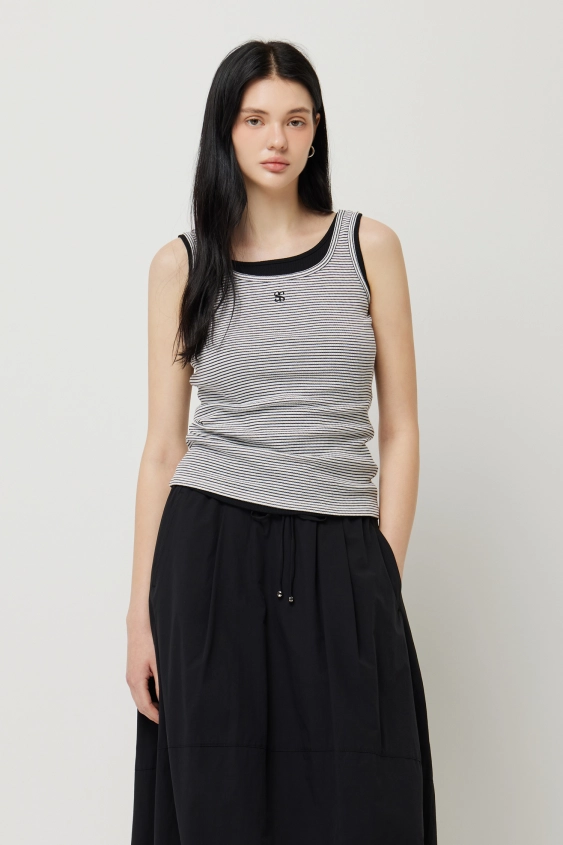 http://img.benettonmall.com/PARTS/KS/25S/SATS31531BB_PS.jpg