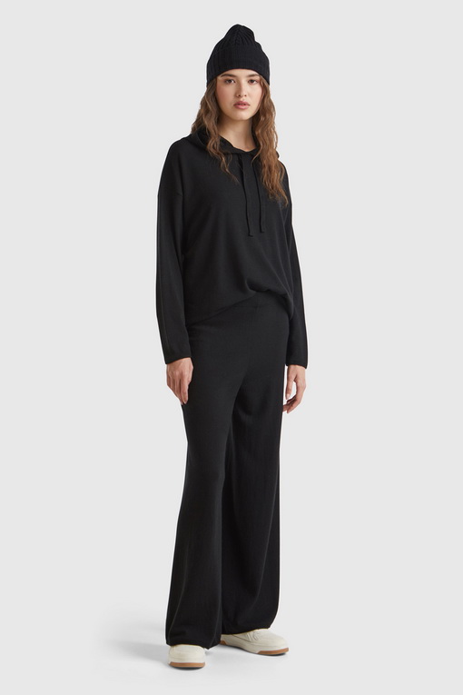 https://img.benettonmall.com/PARTS/KB/24F/1035D201V700_MB_D2.jpg