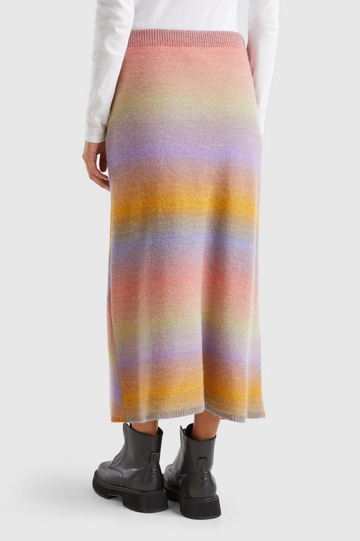 https://img.benettonmall.com/PARTS/KB/24F/1050D001N61P_MB_D1.jpg