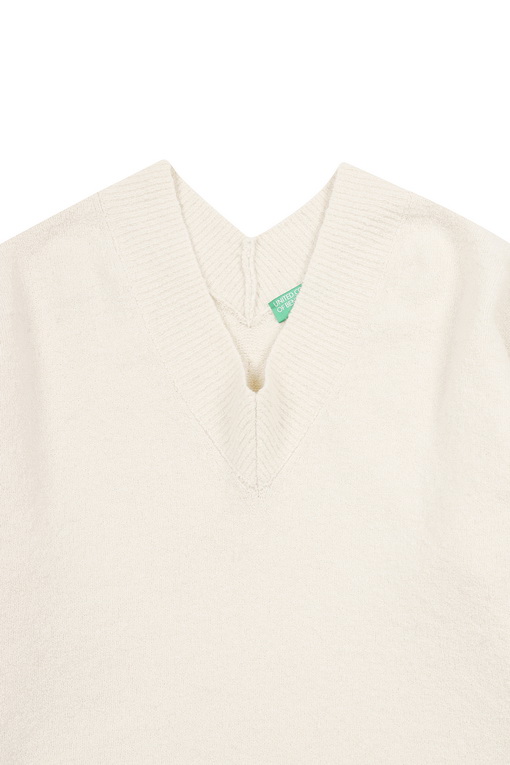 https://img.benettonmall.com/PARTS/KB/24F/10R2D401X600_MB_D2.jpg