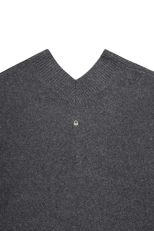 https://img.benettonmall.com/PARTS/KB/24F/10R2D401X69W_MB_D3.jpg