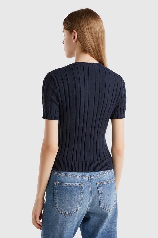 https://img.benettonmall.com/PARTS/KB/24F/122PD10C7616_MB_D1.jpg