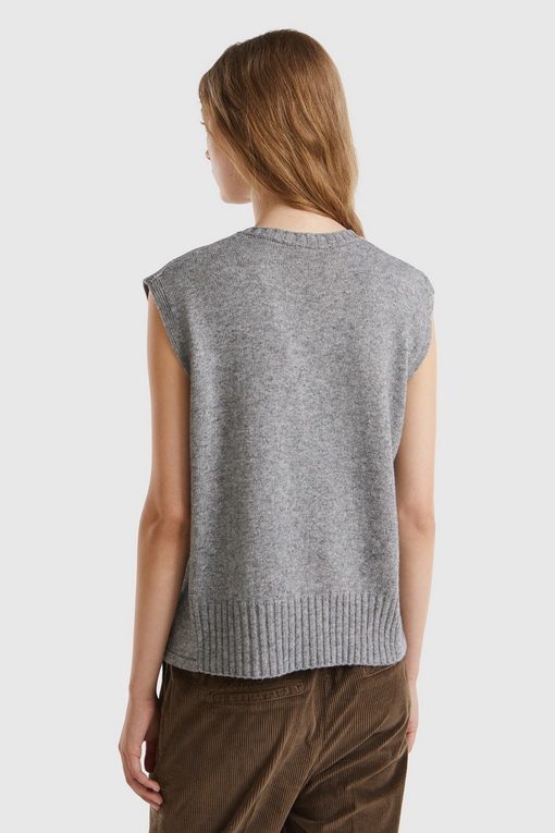 https://img.benettonmall.com/PARTS/KB/24F/126WD10BA72D_MB_D1.jpg