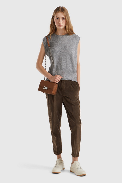 https://img.benettonmall.com/PARTS/KB/24F/126WD10BA72D_MB_D2.jpg