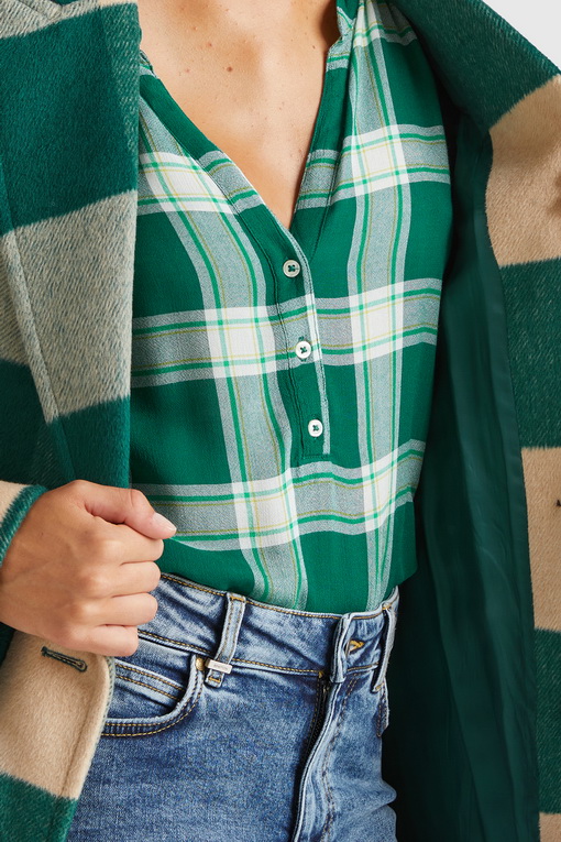 https://img.benettonmall.com/PARTS/KB/24F/2V4MDN065902_MB_D2.jpg