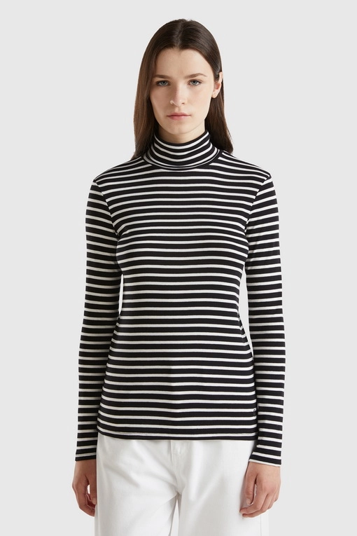 https://img.benettonmall.com/PARTS/KB/24F/30YSE2225700_MB.jpg