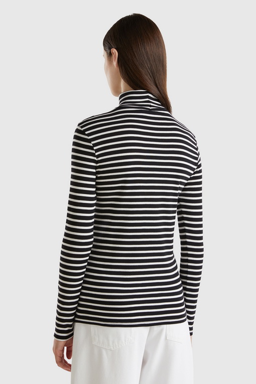 https://img.benettonmall.com/PARTS/KB/24F/30YSE2225700_MB_D1.jpg