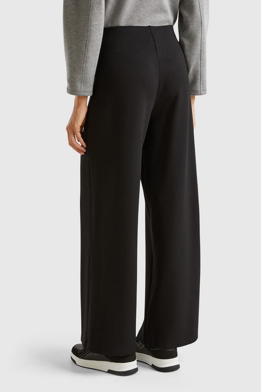 https://img.benettonmall.com/PARTS/KB/24F/38Y6DF017100_MB_D1.jpg