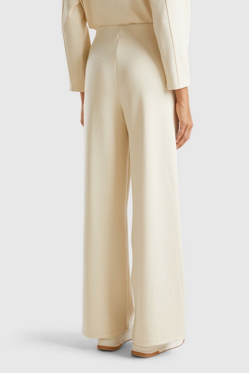 https://img.benettonmall.com/PARTS/KB/24F/38Y6DF0173C9_MB_D1.jpg