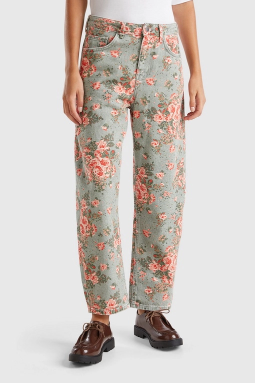 https://img.benettonmall.com/PARTS/KB/24F/40B3DE027901_MB.jpg