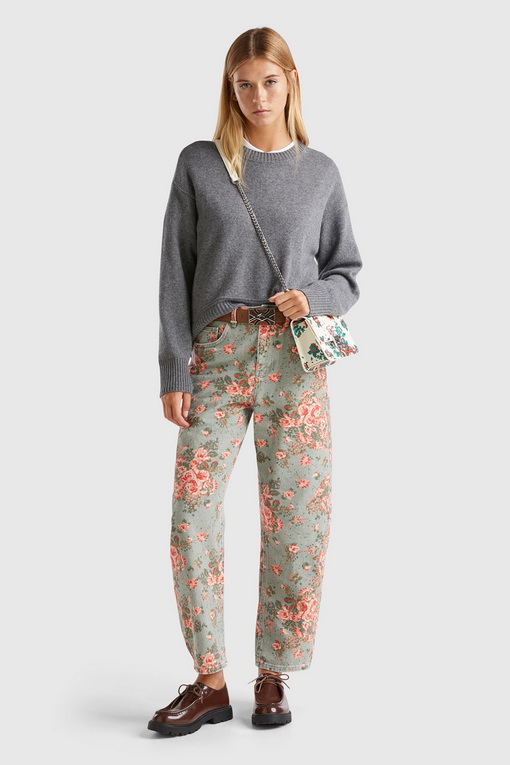 https://img.benettonmall.com/PARTS/KB/24F/40B3DE027901_MB_D2.jpg