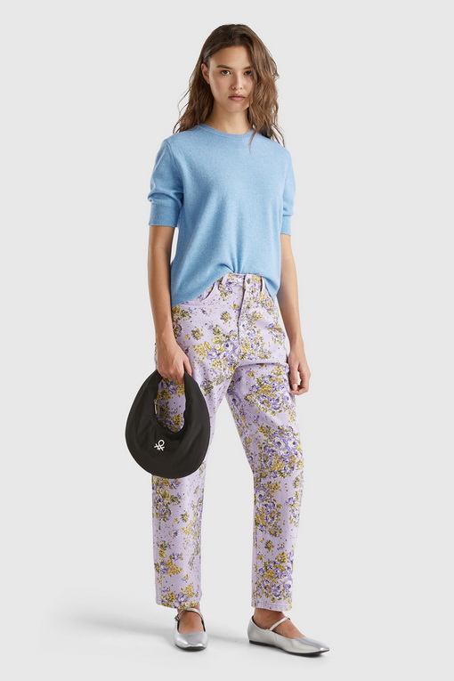 https://img.benettonmall.com/PARTS/KB/24F/40B3DE027902_MB_D2.jpg
