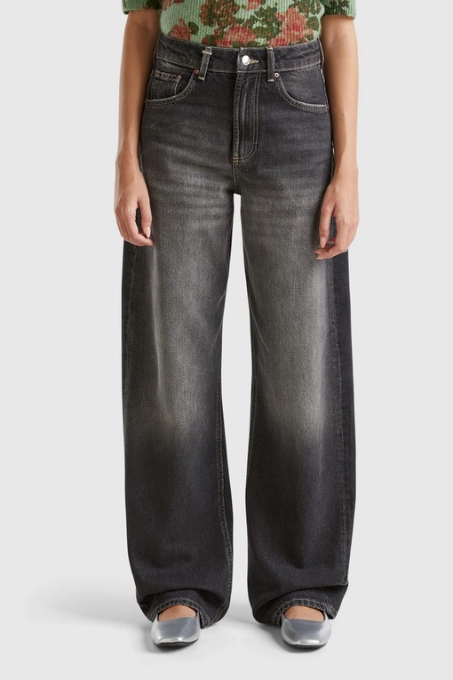 https://img.benettonmall.com/PARTS/KB/24F/4W9KDE026701_MB.jpg