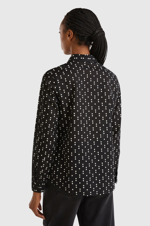 https://img.benettonmall.com/PARTS/KB/24F/5OA95Q8U471Z_MB_D1.jpg