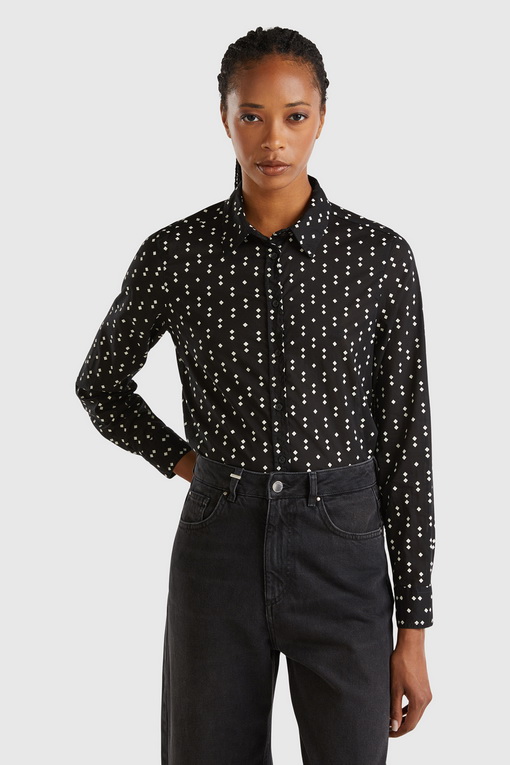 https://img.benettonmall.com/PARTS/KB/24F/5OA95Q8U471Z_MB_D2.jpg