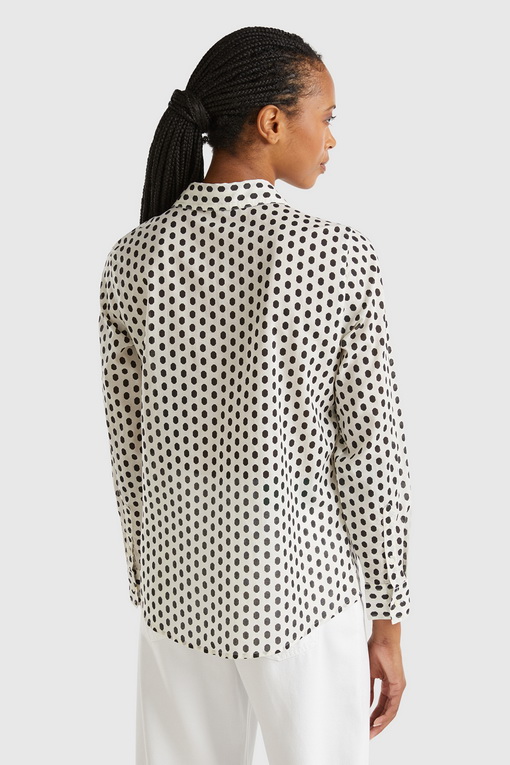https://img.benettonmall.com/PARTS/KB/24F/5OA95Q8U472D_MB_D1.jpg