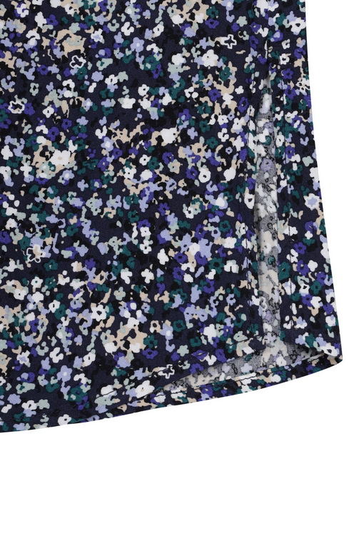 https://img.benettonmall.com/PARTS/KB/24F/5T17DQ04R66W_MB_D3.jpg
