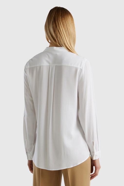 https://img.benettonmall.com/PARTS/KB/24F/5WPWDQ04RWH1_MB_D1.jpg