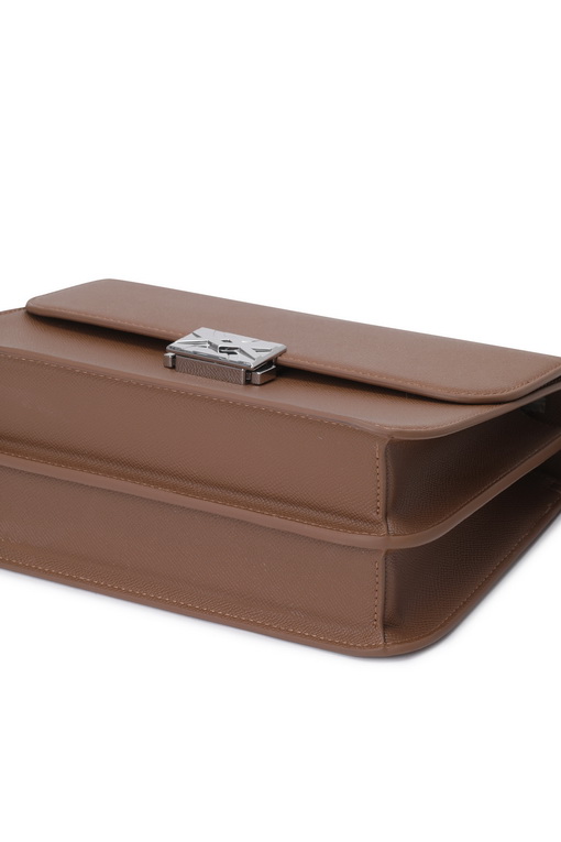 https://img.benettonmall.com/PARTS/KB/24F/6HKVUY028BR2_MB_D5.jpg