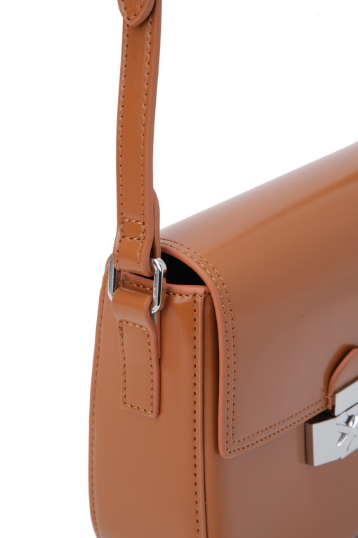 https://img.benettonmall.com/PARTS/KB/24F/6WYYDY05K25V_MB_D4.jpg