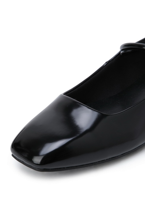 https://img.benettonmall.com/PARTS/KB/24F/8QEWDD03B100_MB_D2.jpg