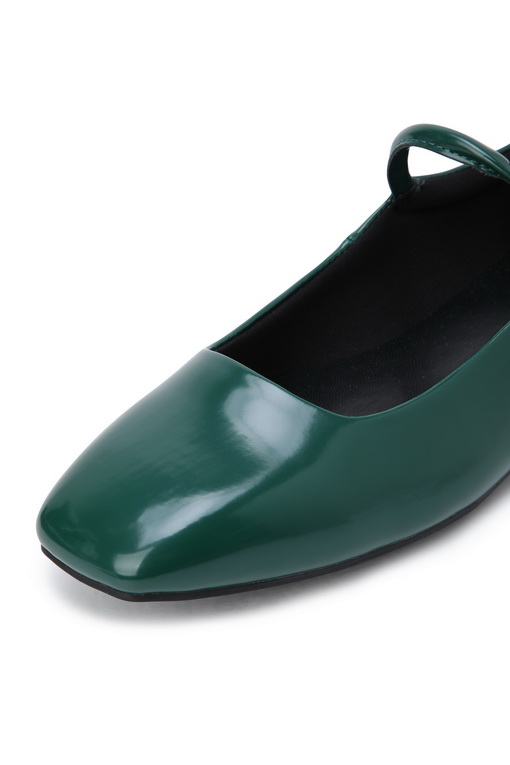 https://img.benettonmall.com/PARTS/KB/24F/8QEWDD03B28Y_MB_D2.jpg