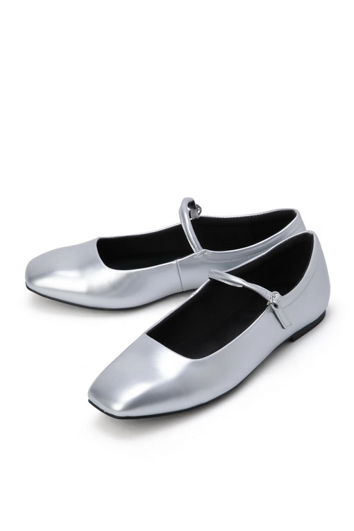 https://img.benettonmall.com/PARTS/KB/24F/8QEWDD03B900_MB.jpg