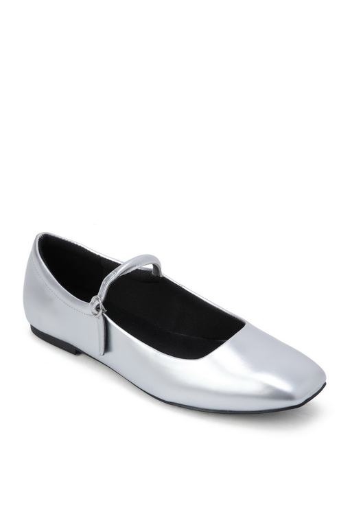 https://img.benettonmall.com/PARTS/KB/24F/8QEWDD03B900_MB_D1.jpg