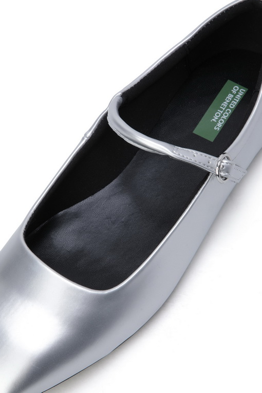 https://img.benettonmall.com/PARTS/KB/24F/8QEWDD03B900_MB_D3.jpg