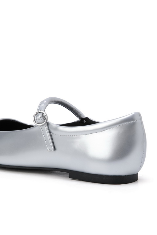 https://img.benettonmall.com/PARTS/KB/24F/8QEWDD03B900_MB_D4.jpg