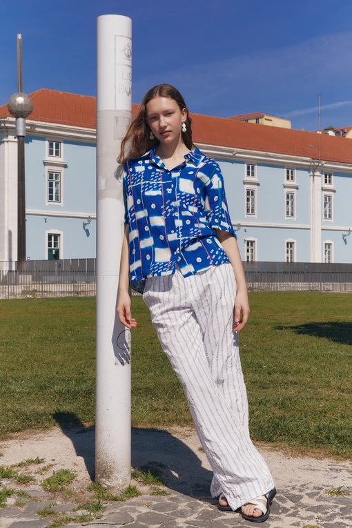 https://img.benettonmall.com/PARTS/KB/24F/BABL01441BL_MB_D1.jpg