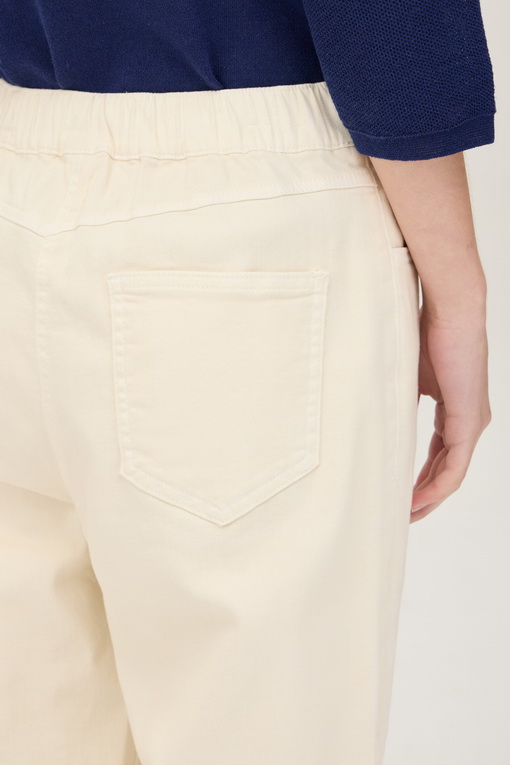 https://img.benettonmall.com/PARTS/KB/24F/BADP08441WH_MB_D4.jpg