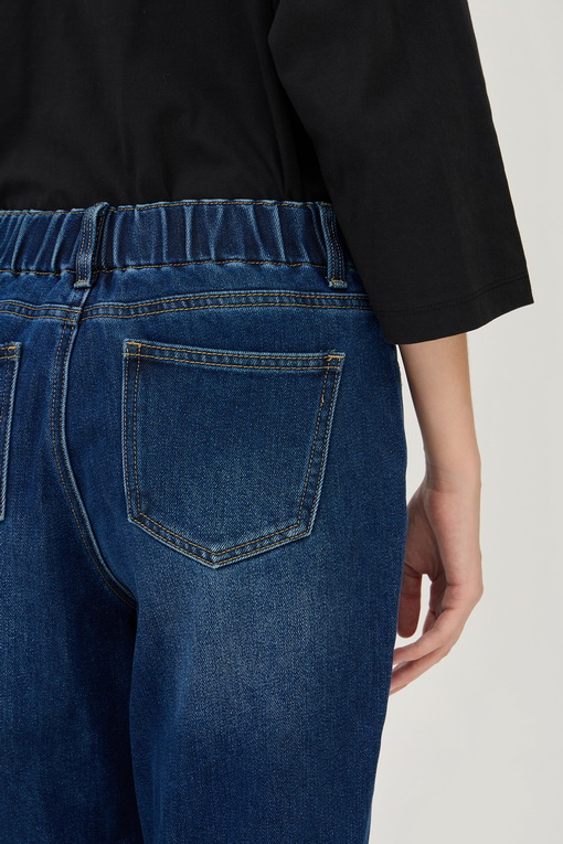 https://img.benettonmall.com/PARTS/KB/24F/BADP54461IN_MB_D3.jpg