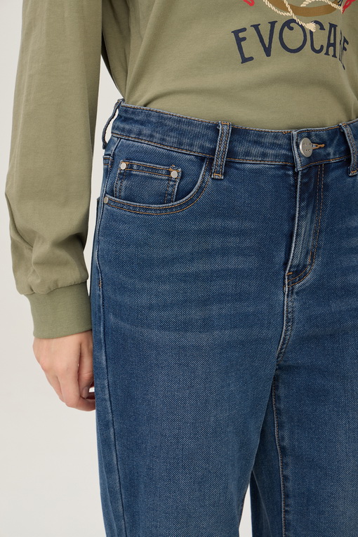 https://img.benettonmall.com/PARTS/KB/24F/BADP55461IN_MB_D3.jpg