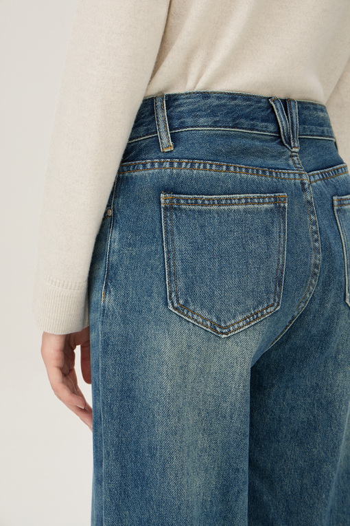 https://img.benettonmall.com/PARTS/KB/24F/BADP56461IN_MB_D4.jpg
