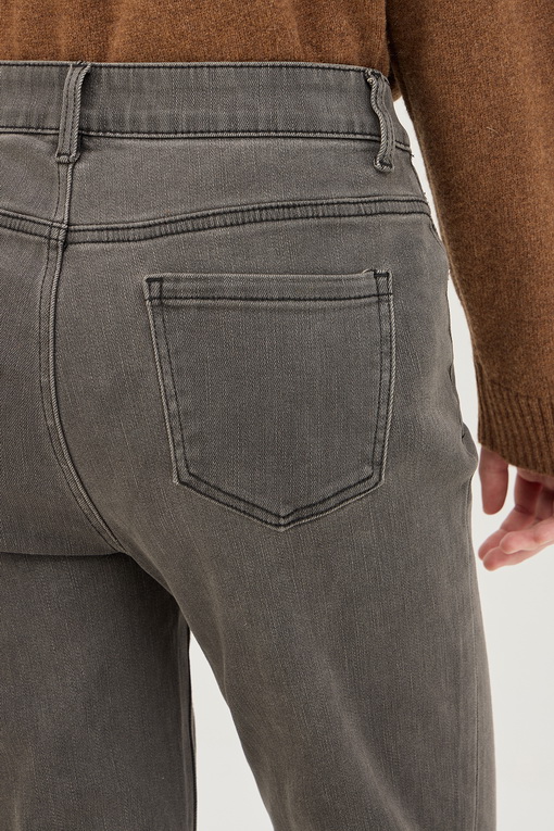 https://img.benettonmall.com/PARTS/KB/24F/BADP60461GR_MB_D4.jpg