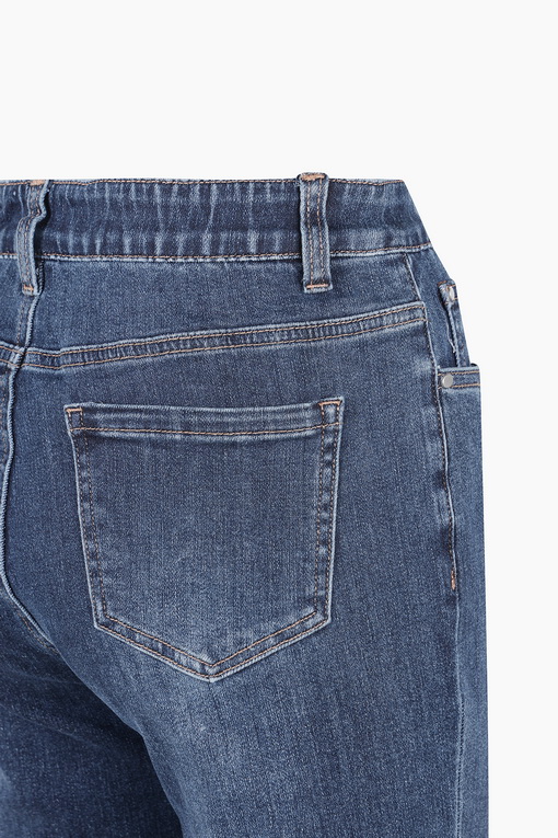 https://img.benettonmall.com/PARTS/KB/24F/BADP60461IN_MB_D13.jpg