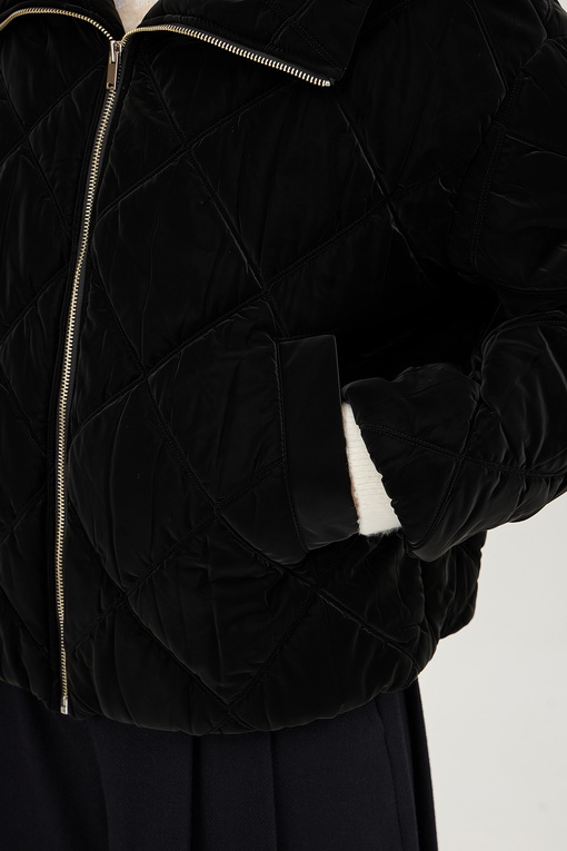 https://img.benettonmall.com/PARTS/KB/24F/BAJP60461BK_MB_D4.jpg