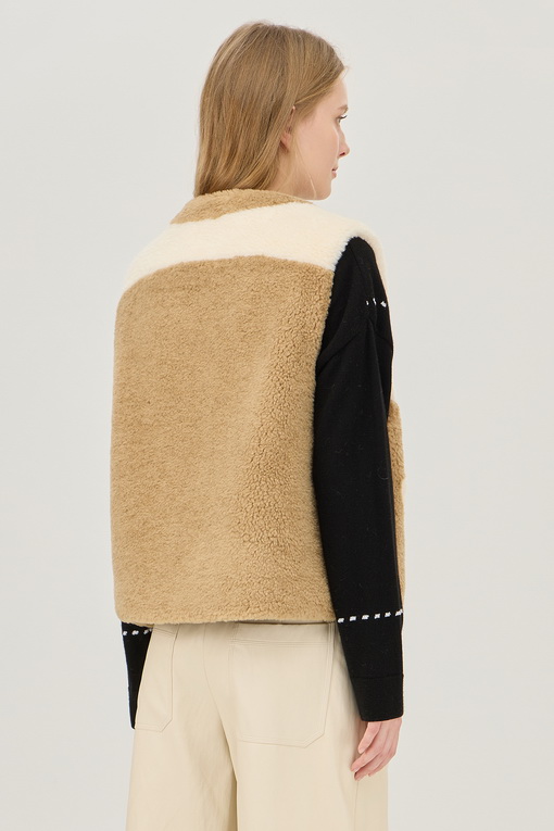 https://img.benettonmall.com/PARTS/KB/24F/BAJP64461BR_MB_D1.jpg
