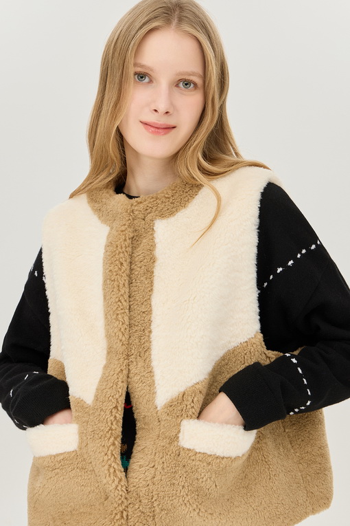 https://img.benettonmall.com/PARTS/KB/24F/BAJP64461BR_MB_D2.jpg