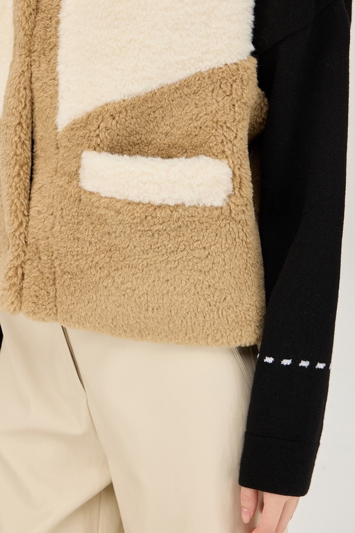 https://img.benettonmall.com/PARTS/KB/24F/BAJP64461BR_MB_D4.jpg