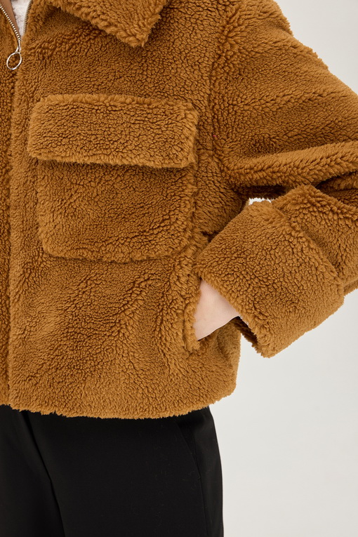 https://img.benettonmall.com/PARTS/KB/24F/BAJP91461CA_MB_D4.jpg