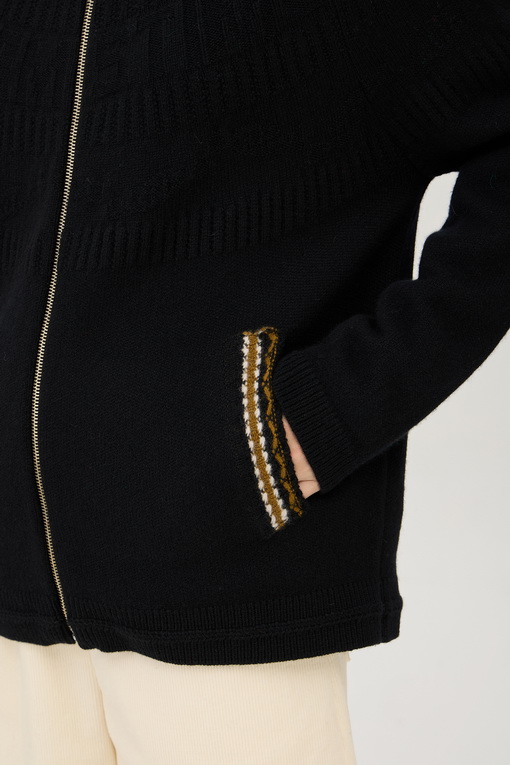 https://img.benettonmall.com/PARTS/KB/24F/BAKC59461BK_MB_D4.jpg