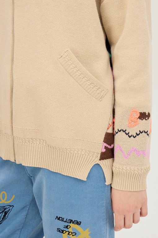 https://img.benettonmall.com/PARTS/KB/24F/BAKC66461BE_MB_D4.jpg