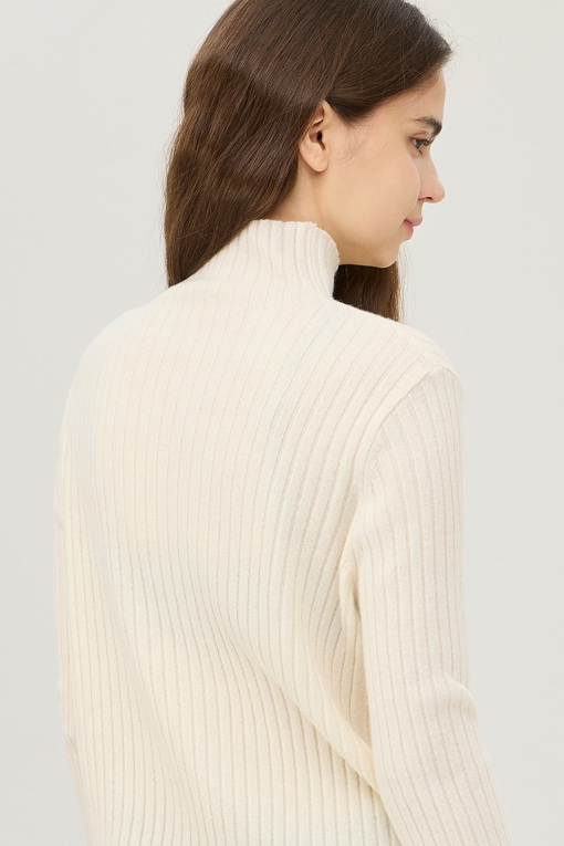 https://img.benettonmall.com/PARTS/KB/24F/BAKPE2461IV_MB_D3.jpg