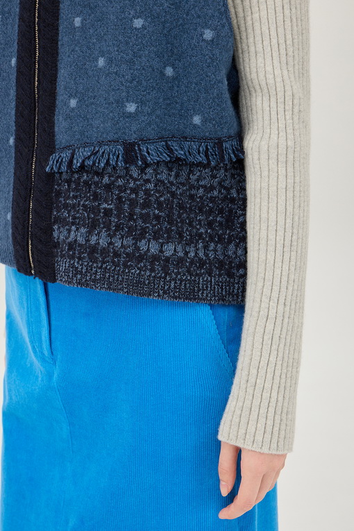 https://img.benettonmall.com/PARTS/KB/24F/BAKV52461BL_MB_D4.jpg