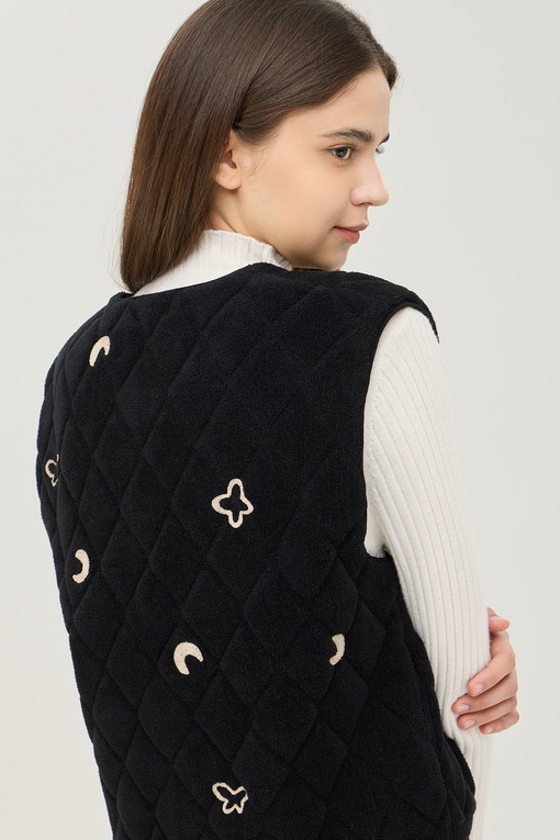 https://img.benettonmall.com/PARTS/KB/24F/BAKV56461BK_MB_D3.jpg