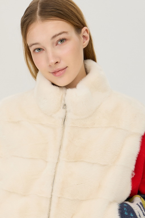 https://img.benettonmall.com/PARTS/KB/24F/BALE52461IV_MB_D2.jpg