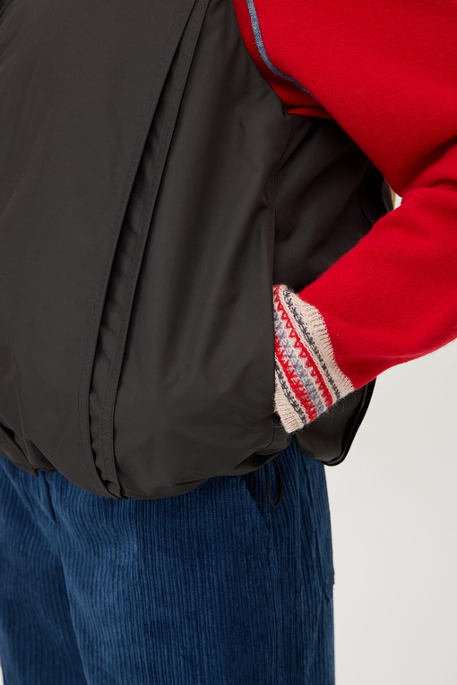 https://img.benettonmall.com/PARTS/KB/24F/BAPDE2461BK_MB_D4.jpg